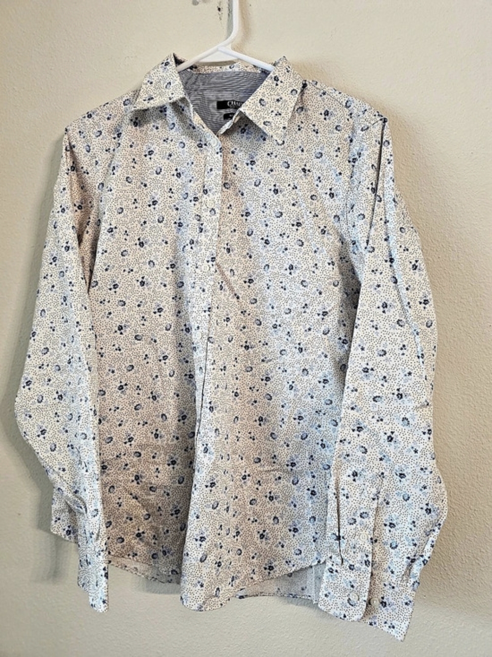 Chaps Floral Button Down Shirt in White & Blue Like New